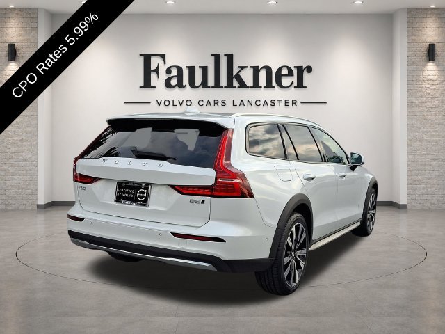 Certified 2025 Volvo V60 B5 Cross Country Ultra AWD/4WD image 7