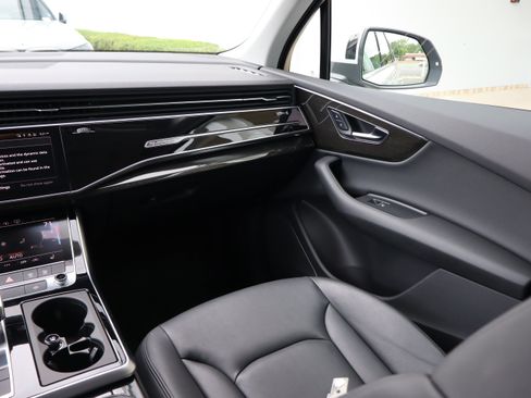 Used 2022 Audi Q7 3.0T Premium w/ Convenience Package AWD/4WD image 13