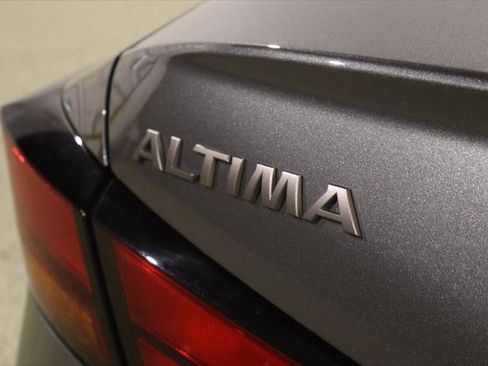 Used 2023 Nissan Altima 2.5 SV w/ SV Premium Package FWD image 15
