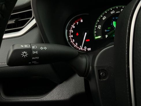 Used 2025 Toyota RAV4 XLE image 36