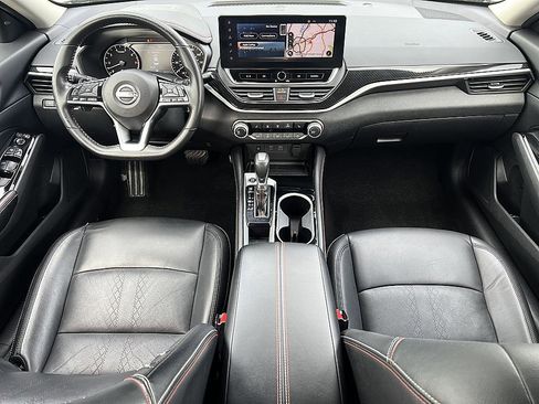 Used 2024 Nissan Altima 2.5 SR w/ SR Premium Package image 18