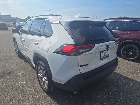 Used 2020 Toyota RAV4 XLE Premium AWD/4WD image 7