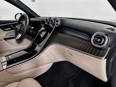 Certified 2026 Mercedes-Benz GLC 300 4MATIC image 32