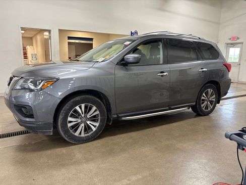 Used 2020 Nissan Pathfinder SV FWD image 1