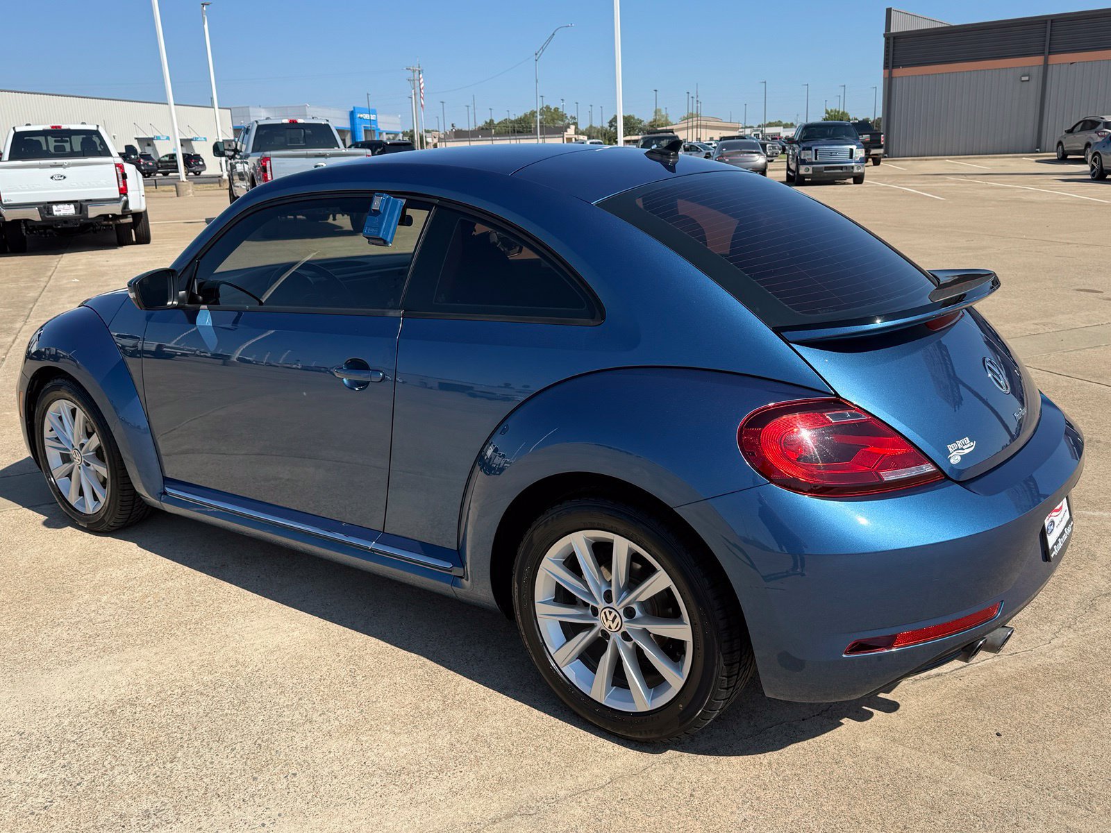 Used 2018 Volkswagen Beetle 2.0T S w/ Style & Comfort Package For S FWD image 7