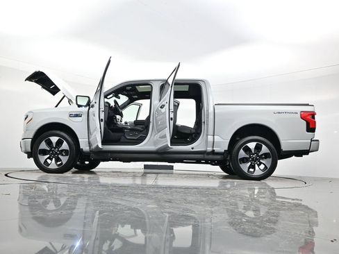 Used 2024 Ford F150 Lightning Platinum image 61