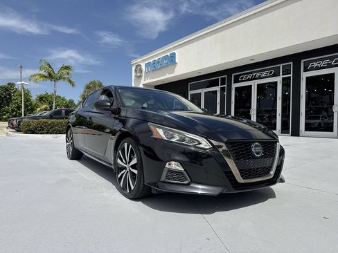 Used 2020 Nissan Altima 2.5 SR FWD image 30