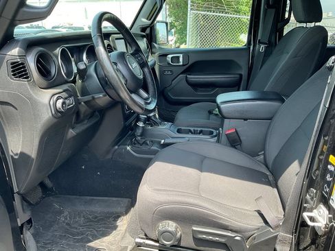 Used 2022 Jeep Wrangler Unlimited Sport AWD/4WD image 9