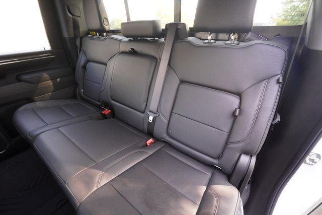 Used 2025 Chevrolet Silverado 2500 LTZ w/ LTZ Convenience Package AWD/4WD image 24