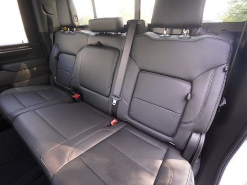 Used 2025 Chevrolet Silverado 2500 LTZ w/ LTZ Convenience Package AWD/4WD image 24