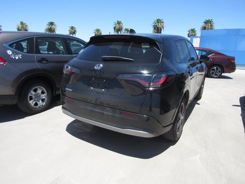 Used 2024 Honda HR-V EX-L image 3