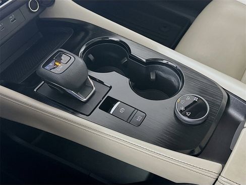 Used 2023 Nissan Rogue SL w/ SL Premium Package image 16