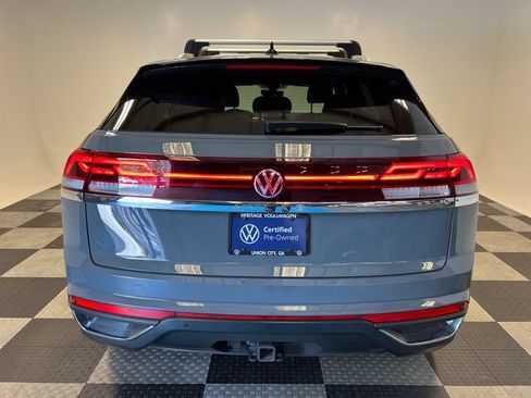Certified 2024 Volkswagen Atlas Cross Sport SE FWD image 4