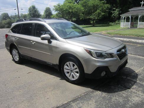 Used 2018 Subaru Outback 2.5i Premium AWD/4WD image 4
