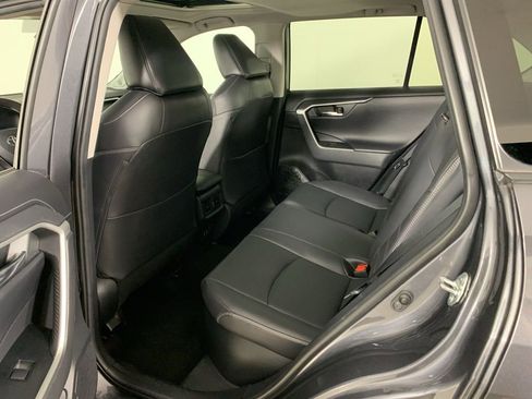 Used 2020 Toyota RAV4 Limited image 32