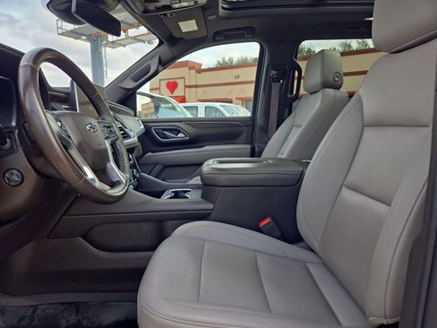 Used 2023 Chevrolet Suburban Z71 w/ Luxury Package image 15