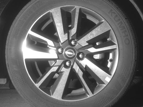 Used 2025 Nissan Versa SV FWD image 13