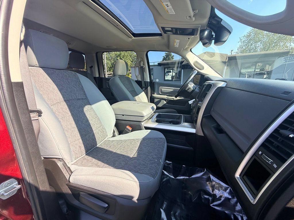 Used 2019 RAM 1500 Warlock AWD/4WD image 32