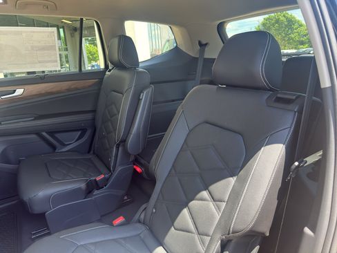 New 2026 Volkswagen Atlas SE FWD image 9
