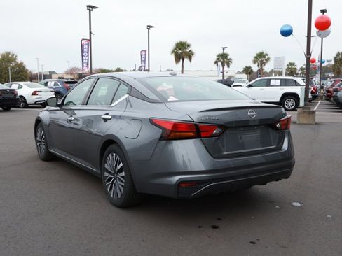 Used 2024 Nissan Altima 2.5 SV image 8