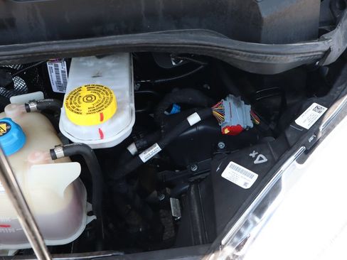 Used 2025 RAM ProMaster 2500 w/ Convenience Group FWD image 16