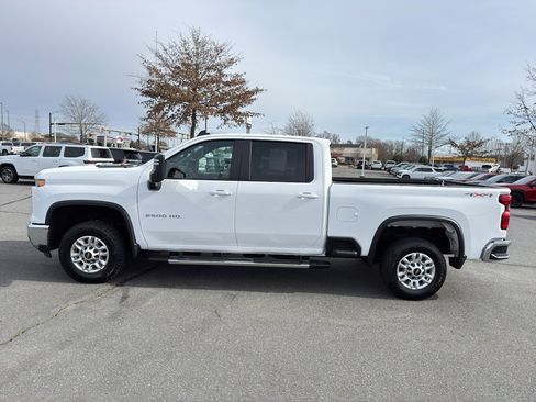 Used 2025 Chevrolet Silverado 2500 LT w/ Convenience Package image 4