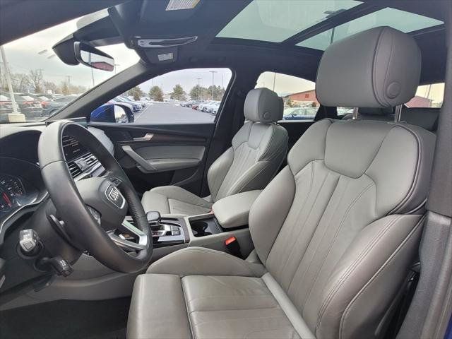 Used 2023 Audi Q5 2.0T Premium w/ Convenience Package AWD/4WD image 12