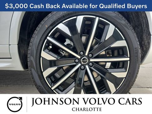 New 2026 Volvo XC90 B6 Ultra w/ Protection Package image 38