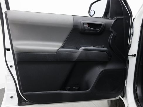 Used 2021 Toyota Tacoma SR RWD image 12