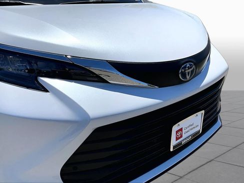 Used 2025 Toyota Sienna XLE AWD/4WD image 29