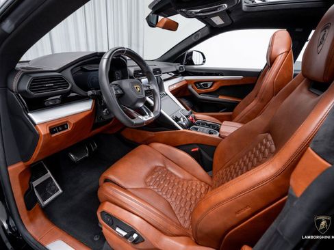 Used 2019 Lamborghini Urus image 22