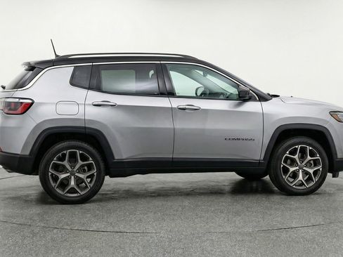 Used 2025 Jeep Compass Limited AWD/4WD image 11