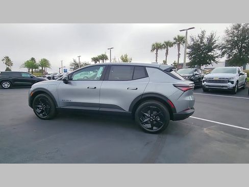 New 2026 Chevrolet Equinox EV LT image 16