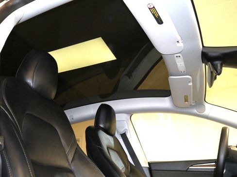 Used 2023 Tesla Model Y Performance image 71