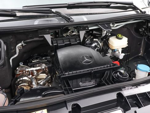 Used 2024 Mercedes-Benz Sprinter 2500 image 13