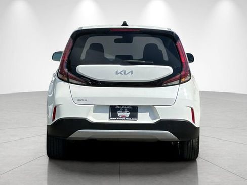 Used 2023 Kia Soul LX w/ LX Technology Package FWD image 5