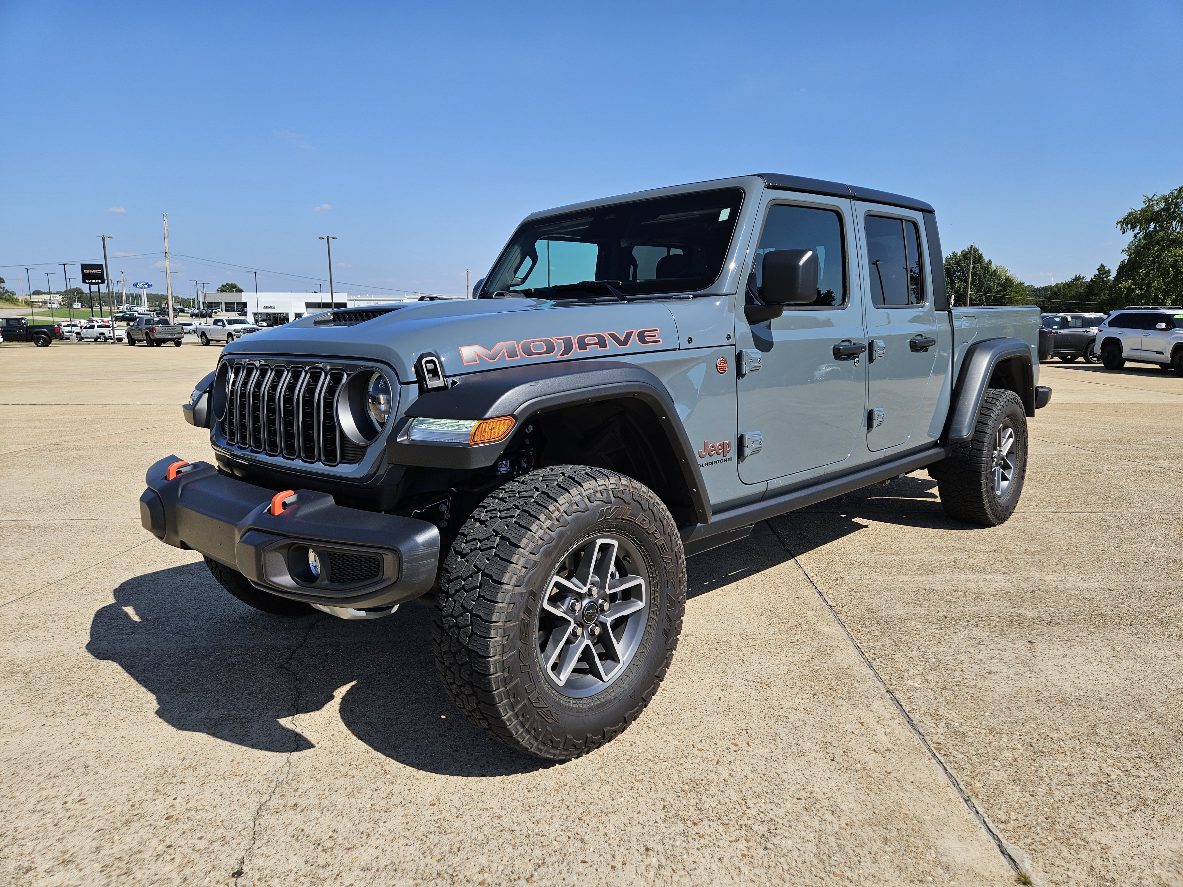 Used 2026 Jeep Gladiator Mojave AWD/4WD image 2