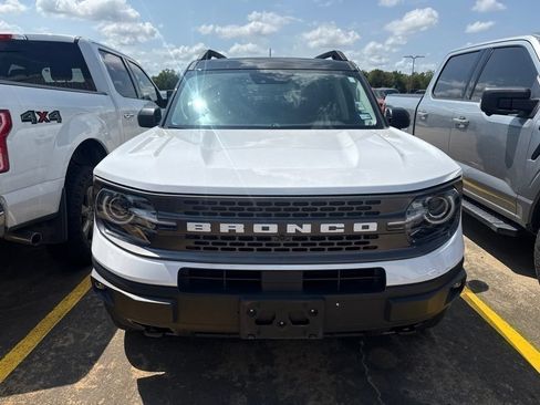 Used 2024 Ford Bronco Sport Badlands w/ Premium Package AWD/4WD image 2
