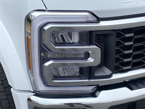 Used 2026 Ford F450 Lariat w/ Chrome Package image 4