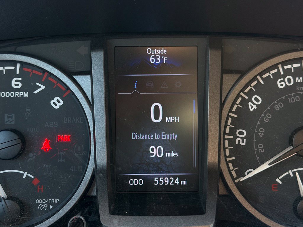 Used 2022 Toyota Tacoma TRD Off-Road w/ Black Out Package (TMS) AWD/4WD image 33