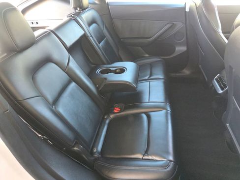 Used 2021 Tesla Model Y Long Range image 31