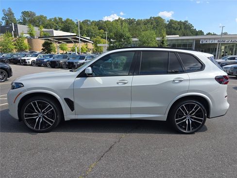 New 2026 BMW X5 xDrive40i w/ M Sport Package AWD/4WD image 6