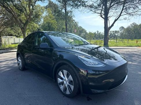 Used 2021 Tesla Model Y Long Range AWD/4WD image 1