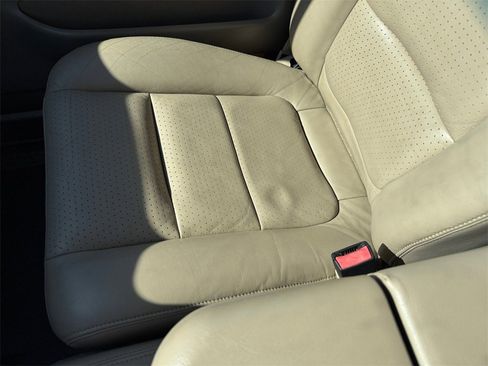 Used 2001 Ford F250 Lariat image 25