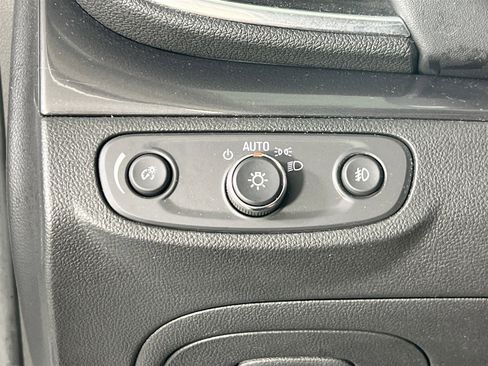 Used 2018 Buick Encore Sport Touring FWD image 10