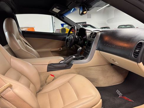 Used 2007 Chevrolet Corvette Coupe w/ Preferred Equipment Group RWD image 35