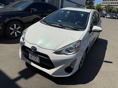 Used 2015 Toyota Prius C Two FWD image 4