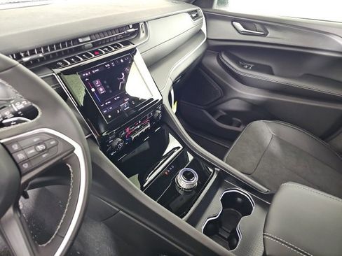 New 2025 Jeep Grand Cherokee 4WD image 24