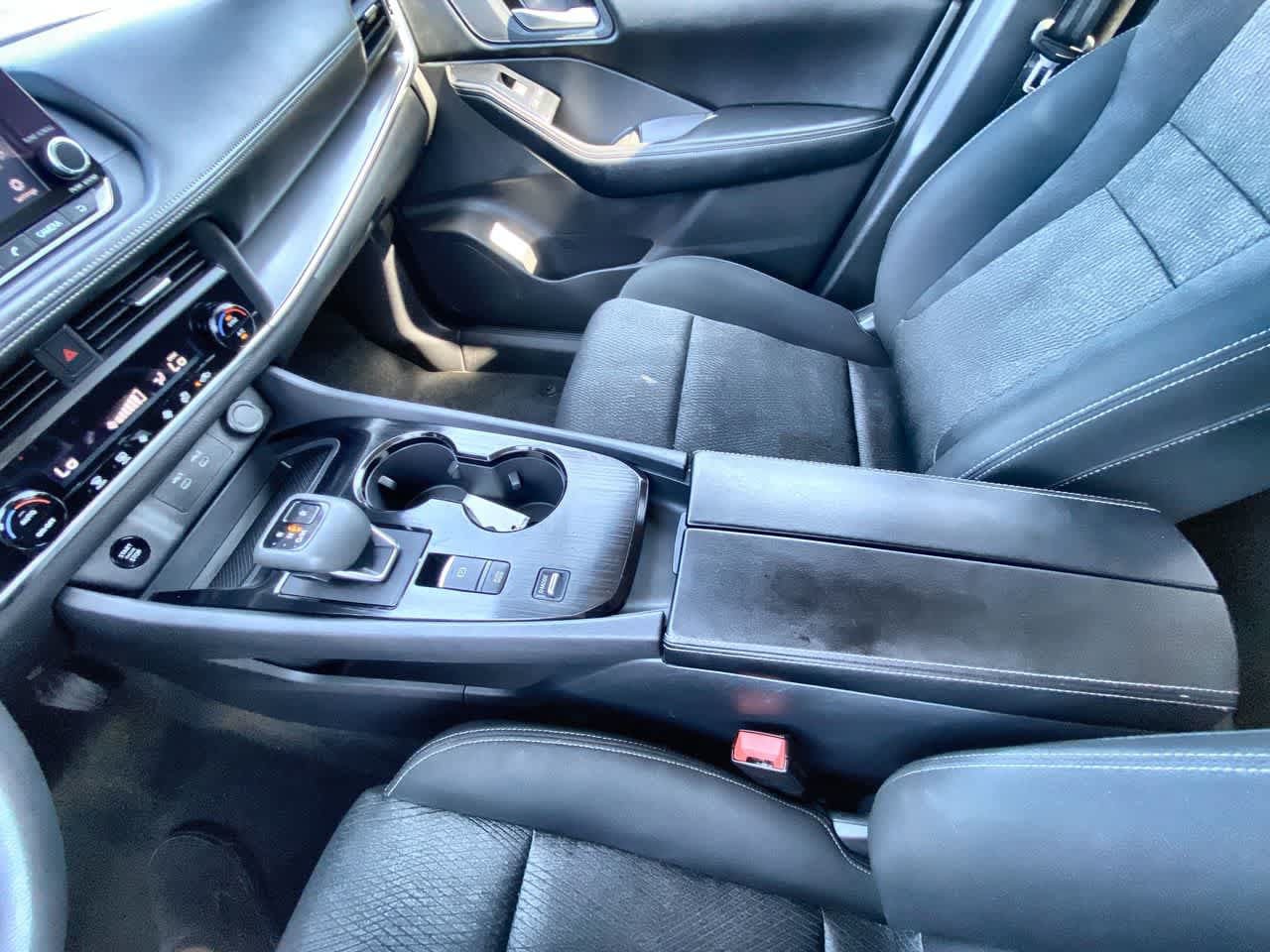 Used 2024 Nissan Rogue SV FWD image 20
