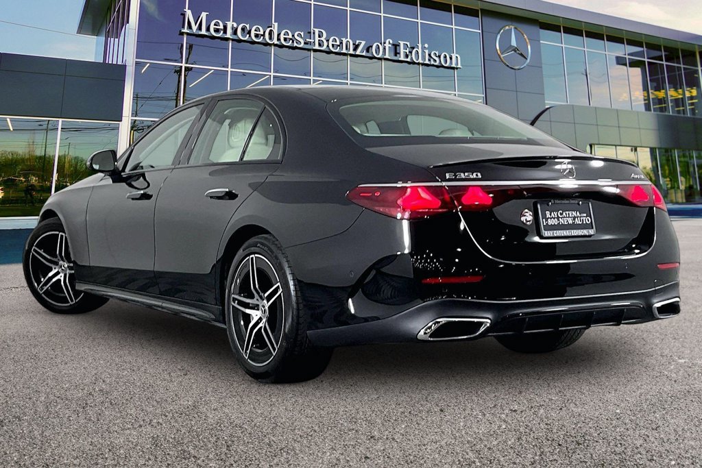 Used 2026 Mercedes-Benz E 350 4MATIC Sedan image 2